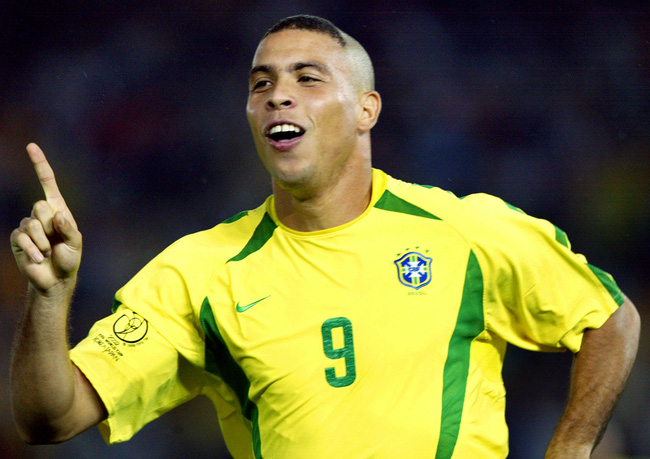 Ronaldo De Lima phá bậy việt vị